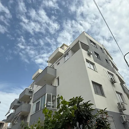 Nefelis Apartament *